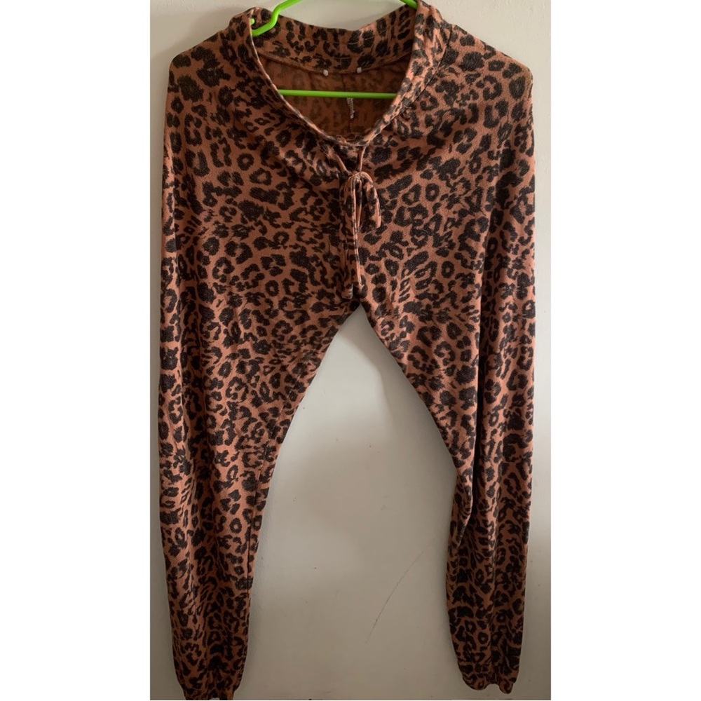 LNA | leopard print joggers